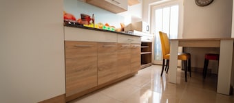 2-bedroom apartment with AC, WiFi - 50 m near Lake Bled with extra entrance