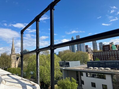 Pimlico Penthouse in a walking distance to
Buckingham Palace
Big Ben
Battersea
