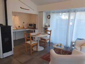 Dining - Gîte PMR Balade Océane Lodonnec (Loctudy)