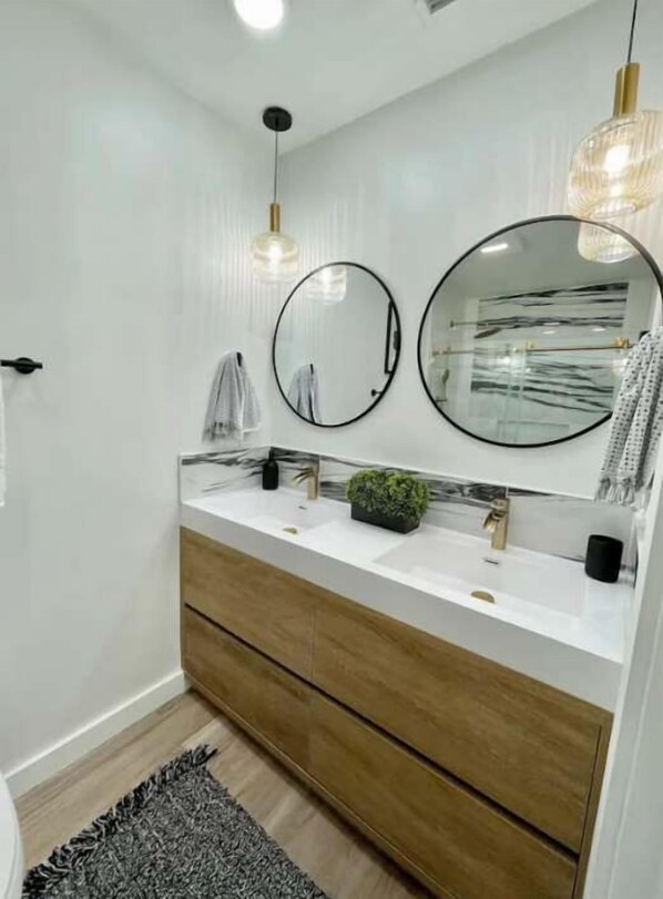 Unclassified image, 1 of 55, button