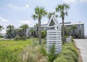 Unclassified image, 4 of 55, button