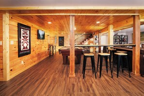 Games room - Gameroom, Sleeps 15, Fishing Pond and Mountain View (Sevierville)