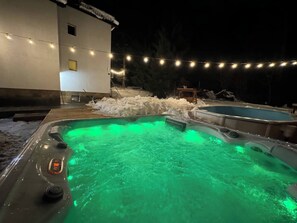 Ferienhaus, Mehrere Schlafzimmer, eigener Pool, Gartenblick | Innenbereich