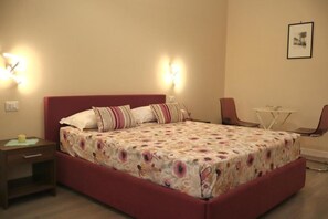 4 bedrooms, WiFi, bed sheets