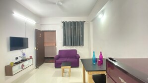 Double Room | Living area - C Suites - Atlanta (Bengaluru)