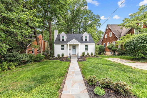 Stadium-Side Annapolis | Chef Kitchen | Sleeps 10