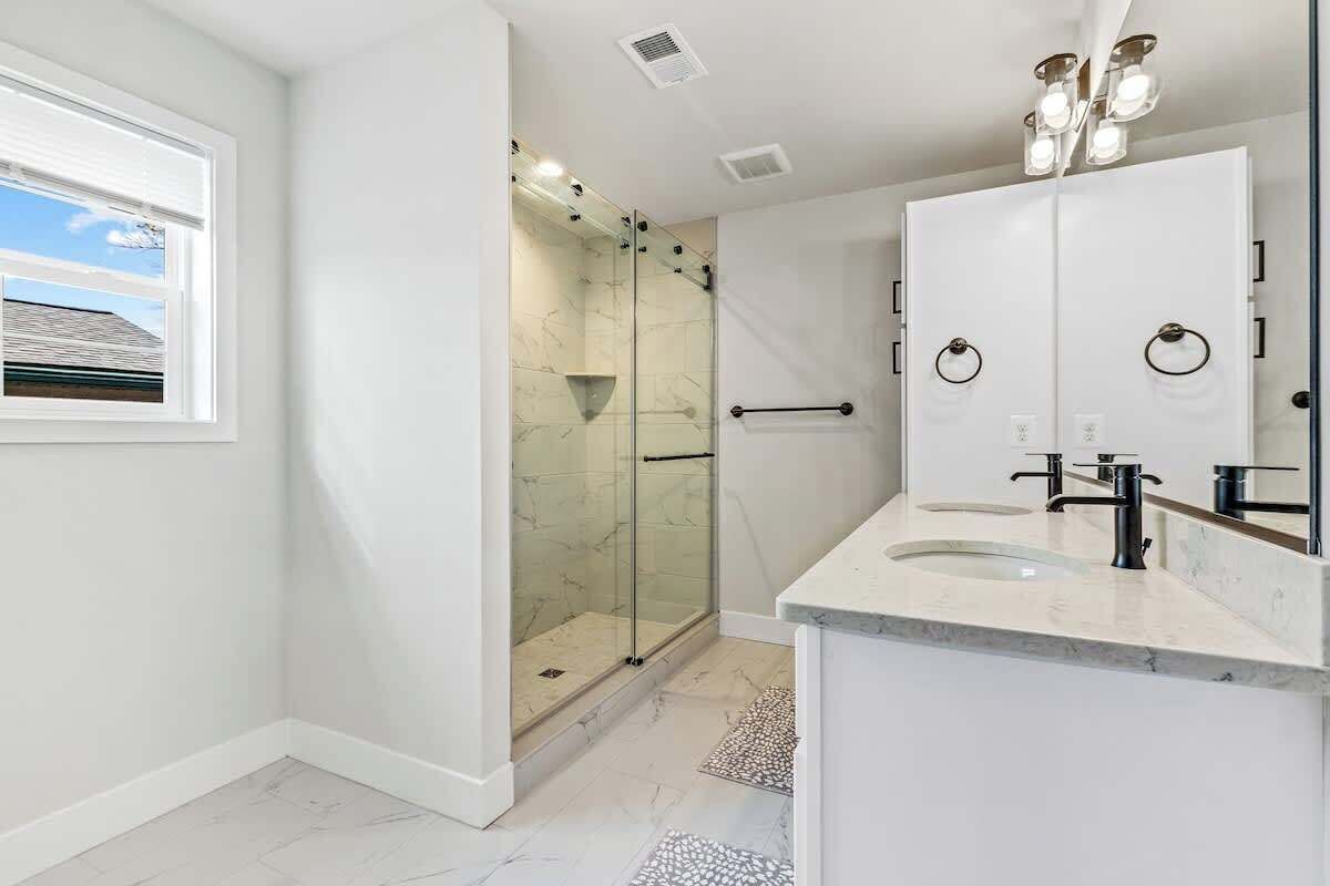 Shower, hair dryer, shampoo