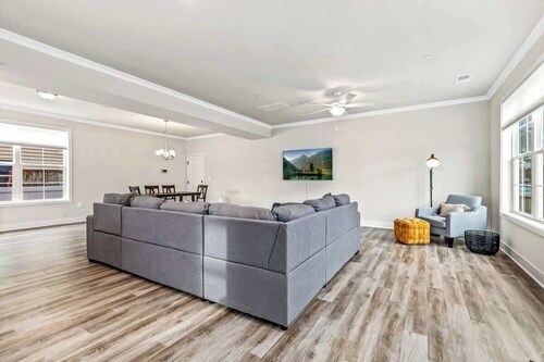 Golden Anchor Retreat; Lux Living! - Sleeps 7