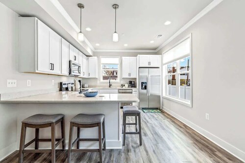 Golden Anchor Retreat; Lux Living! - Sleeps 7