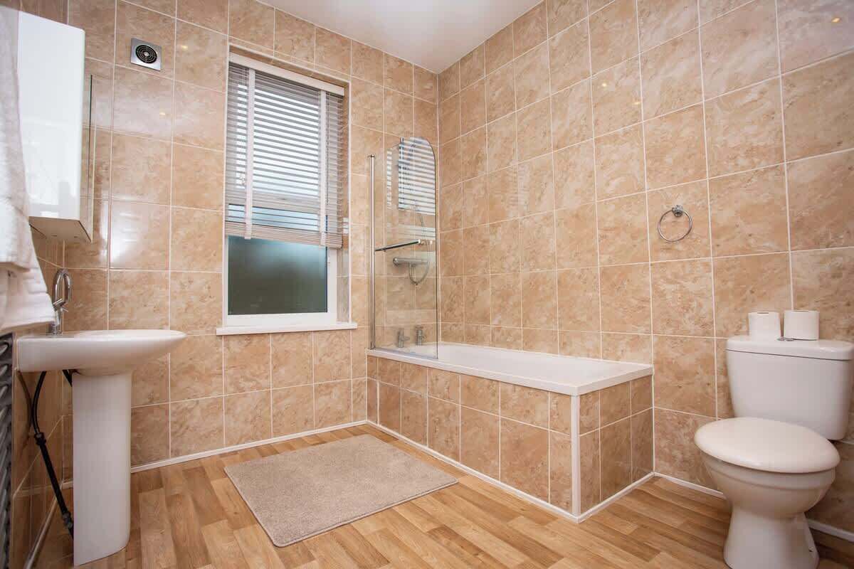 Shower, hair dryer, shampoo