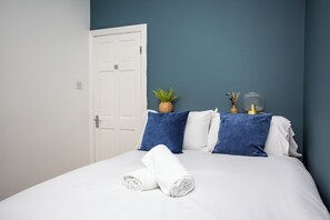 2 bedrooms, desk, iron/ironing board, free WiFi