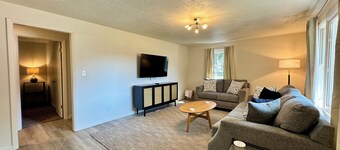 This apartment is a 3 bedroom(s), 1 bathrooms, located in Marion, IN.