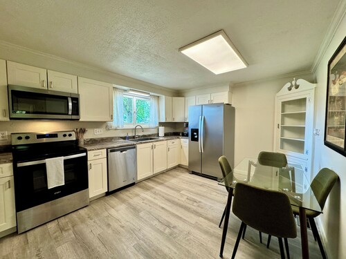 This apartment is a 3 bedroom(s), 1 bathrooms, located in Marion, IN.