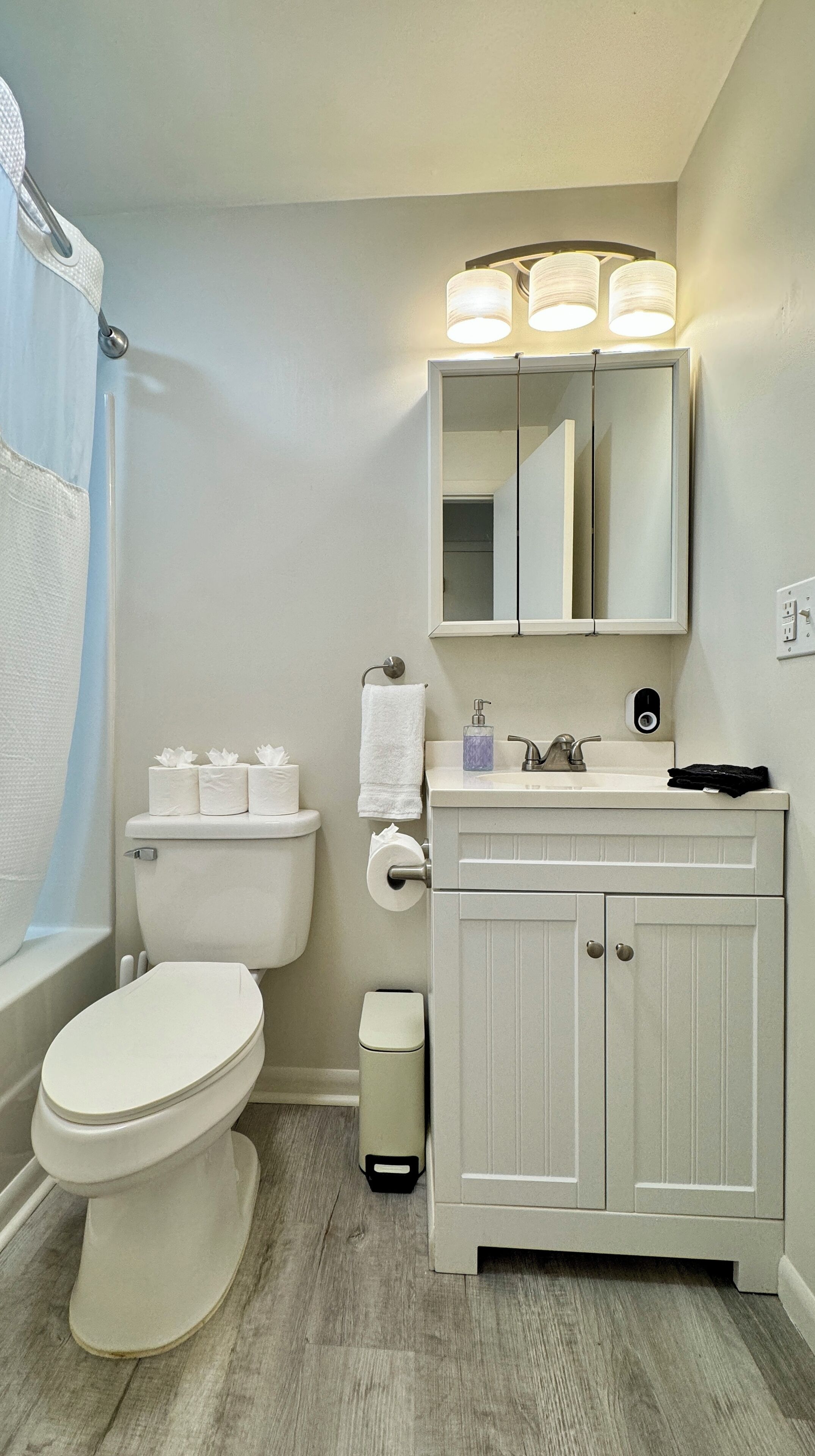 Hårføner og håndklær