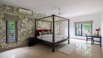 Vila Mewah, balkon | Seprai premium, ruang kerja ramah laptop, Wi-Fi gratis, dan seprai linen