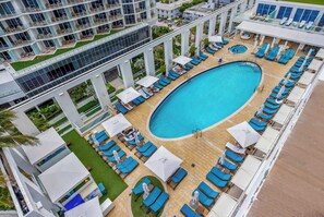 Pool - Tropical Holiday: Fort Lauderdale Beach Condo (Fort Lauderdale)