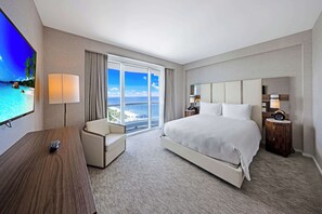 2 bedrooms, iron/ironing board, WiFi, bed sheets - Holiday Waves: Oceanview Charm at Central Beach (Fort Lauderdale)