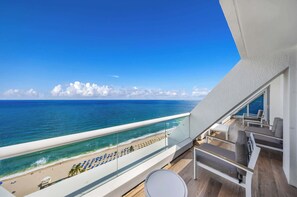 Property grounds - Holiday Waves: Oceanview Charm at Central Beach (Fort Lauderdale)