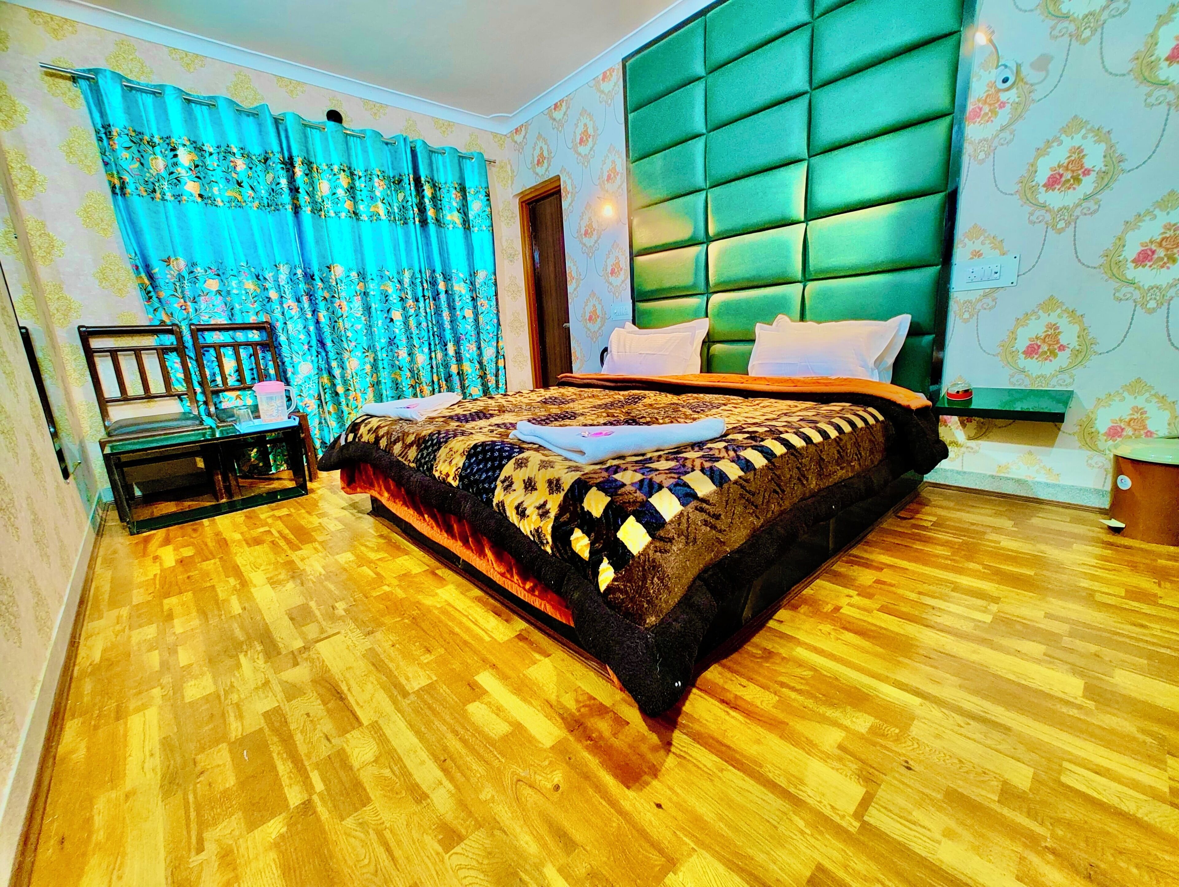 华丽双人房 | 防过敏的被褥、记忆海绵床垫、免费折叠床/加床、免费 WiFi