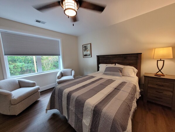 2 chambres, bureau, Wi-Fi gratuit, draps fournis