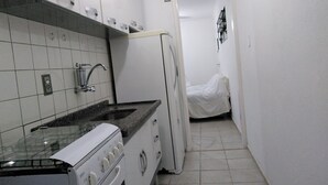 Private kitchen - Round trip - LA18-Bertioga, SESC, Riviera, Vista Linda, Indaiá (Jardim Rafael Bertioga)