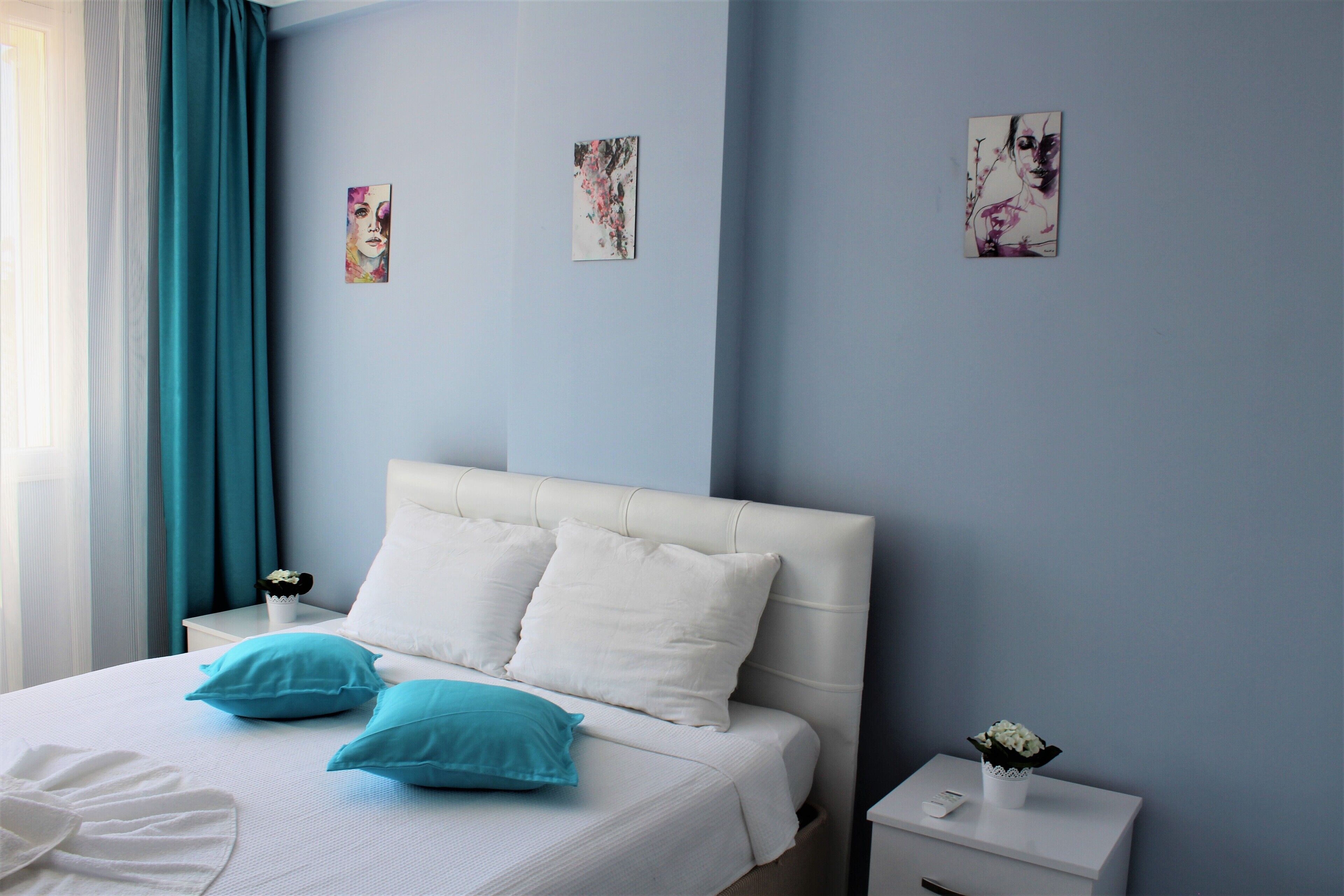 Familieleilighet, balkong, hageutsikt | Skrivebord, skrivebord for bærbar PC og strykejern/-brett