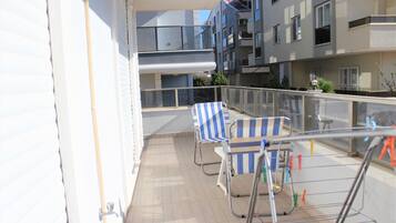 Economy-Apartment, Balkon, Gartenblick | Balkon