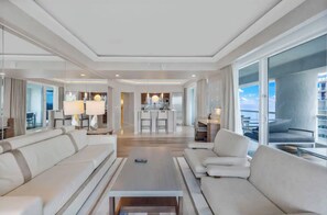 Living area - Beachfront Condo Fort Lauderdale Beach (Fort Lauderdale)