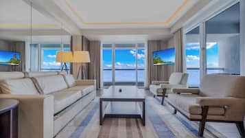 Condo, 2 habitaciones, cocina, vista al océano | Área de sala de estar | Televisión de 50 pulgadas con canales por cable