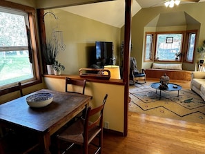 Dining - Burning Man`s Gallery Abode (Sequim)