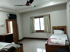 Työpöytä, kannettavalle tietokoneelle sopiva työtila