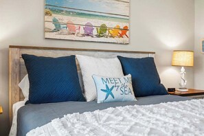 1 bedroom, iron/ironing board, travel crib, WiFi - Charming 1-Bedroom, 1.5-Bathroom Apartment in Desirable Jupiter Bay – Steps from (Jupiter)