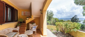 Aetòs Home, Porto Pino hill