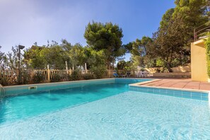 Pool - Splendid View Porto Pino Hill (Porto Pino)