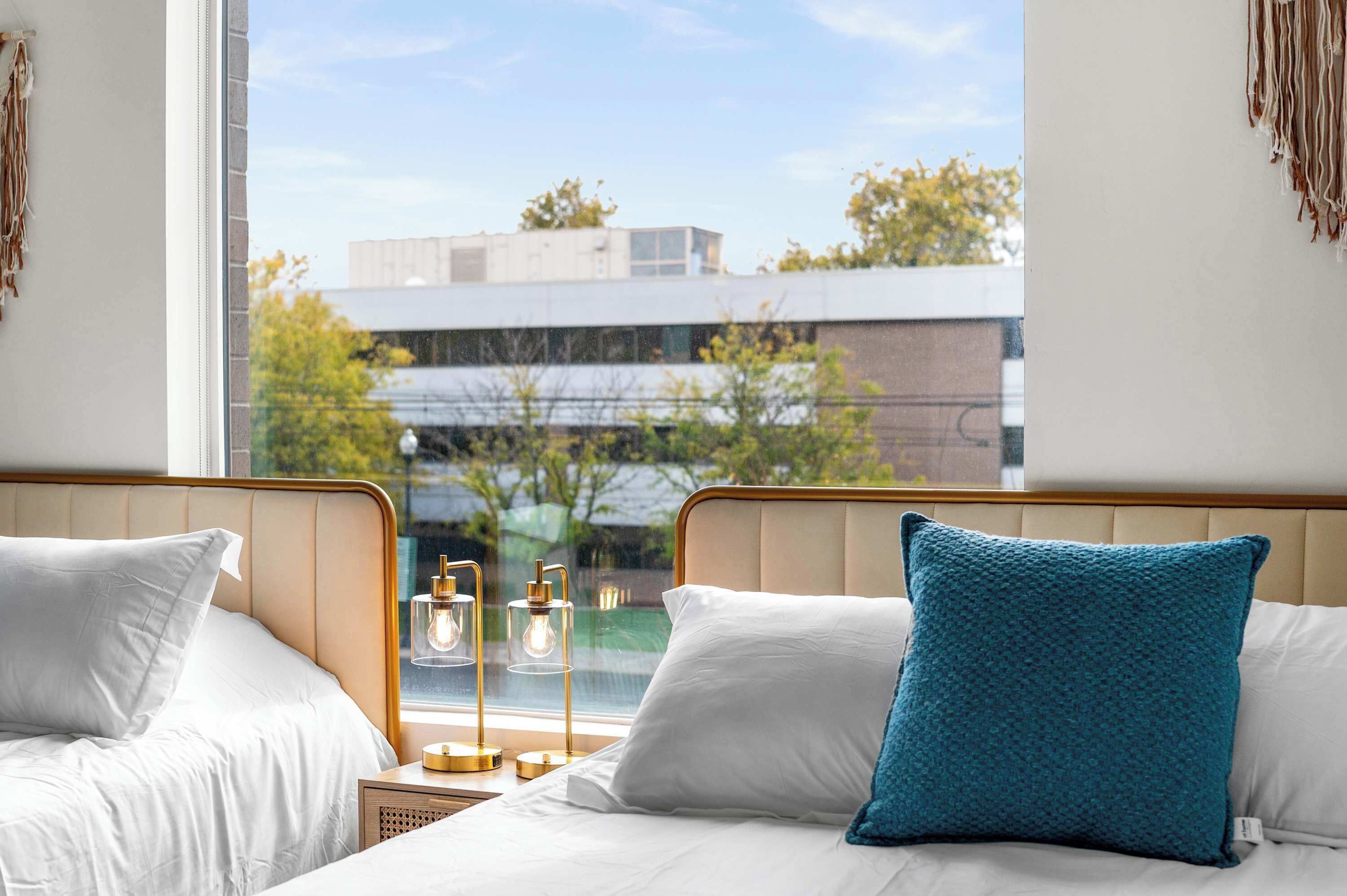 2 bedrooms, desk, iron/ironing board, travel crib