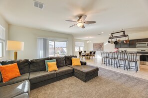 House (3 Bedrooms) | Interior