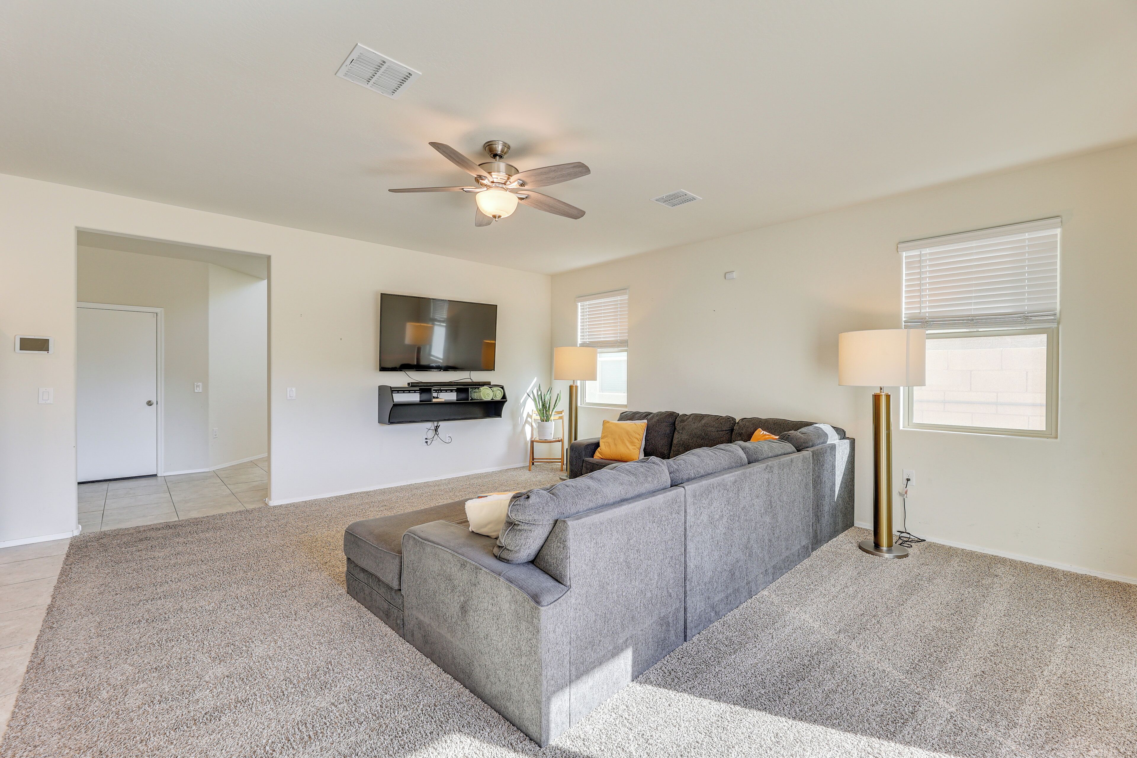 House (3 Bedrooms) | Interior