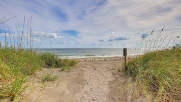 Apartment (2 Bedrooms) | Front of property