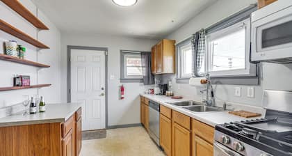 3 Mi to Riverwalk: Mountain-view Pueblo Home!