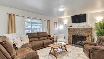 House (4 Bedrooms) | Front of property