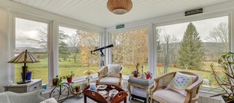 1 Mi to Historic District: Mtn-view Franklin Home
