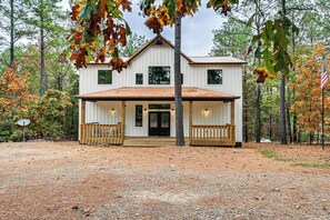 House (3 Bedrooms) | Interior - 6 Mi to Broken Bow Lake: Home w/ Game Room! (Broken Bow)