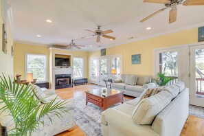 Interior - Waterfront Oak Island Home w/ Dock (Oak Island)