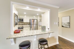 Interior - 4 Mi to Hot Springs Nat'l Park: Arkansas Condo (Hot Springs)