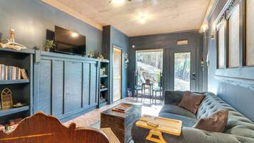 Apartment (0 Bedroom) | Interior