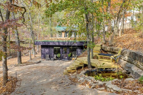 Grill & Rooftop Deck: Cozy Hideaway in Garfield