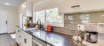3 Mi to Lake: House w/ Fire Pit in Mountain Home!