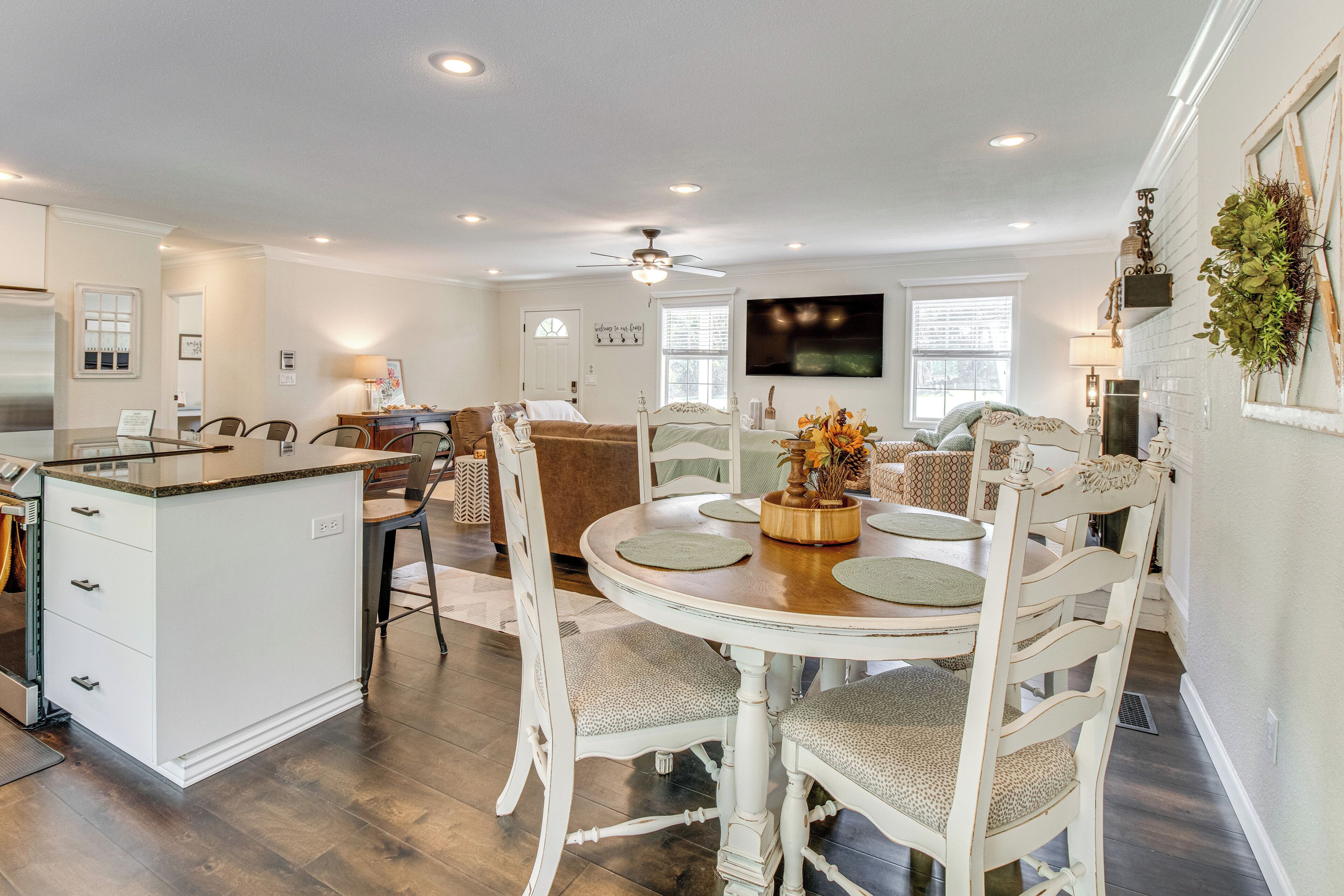 House (2 Bedrooms) | Interior