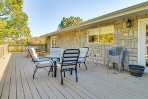 House (2 Bedrooms) | Interior - 3 Mi to Lake: House w/ Fire Pit in Mountain Home! (Mountain Home)