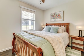 Interior - 3 Mi to Lake: House w/ Fire Pit in Mountain Home! (Mountain Home)